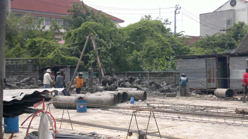 ก่อสร้าง — สิงหาคม 2555